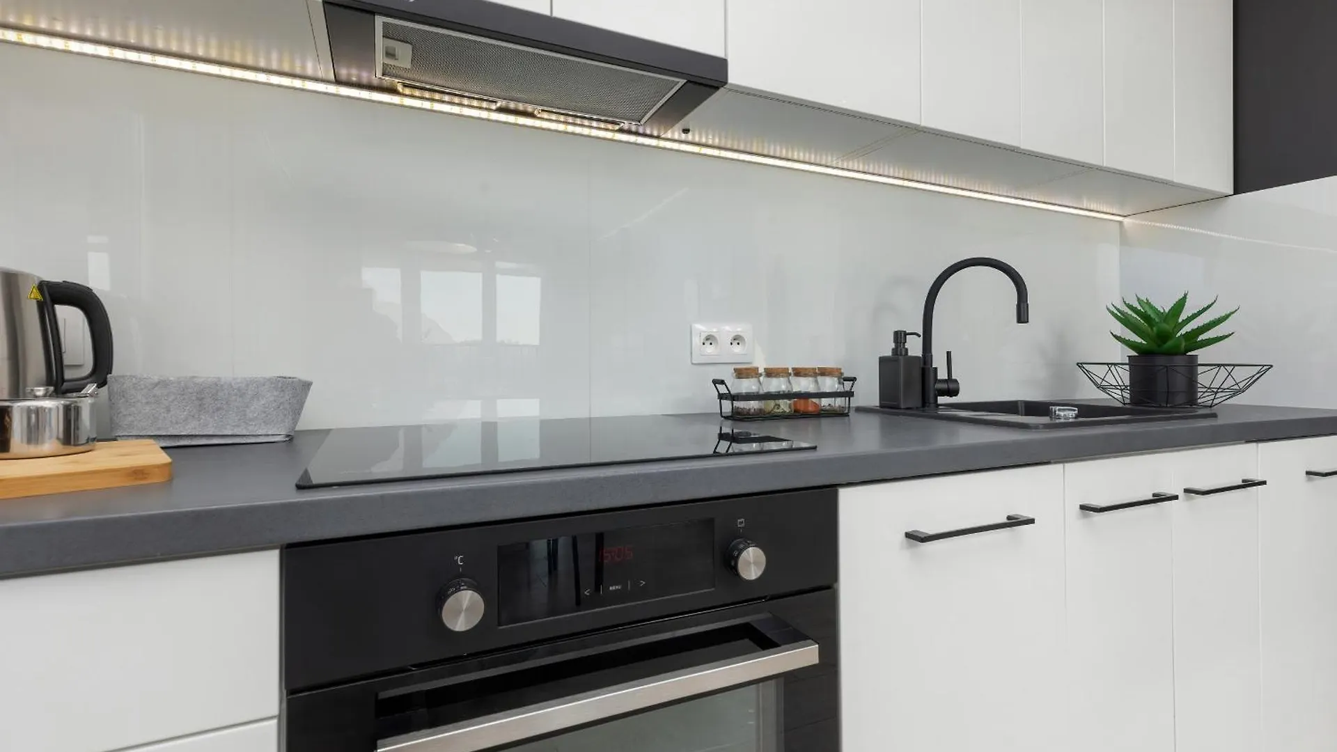 Podgorze Lipska Pet-Friendly Apartment With Balcony And Parking By Renters Prestige Krakow