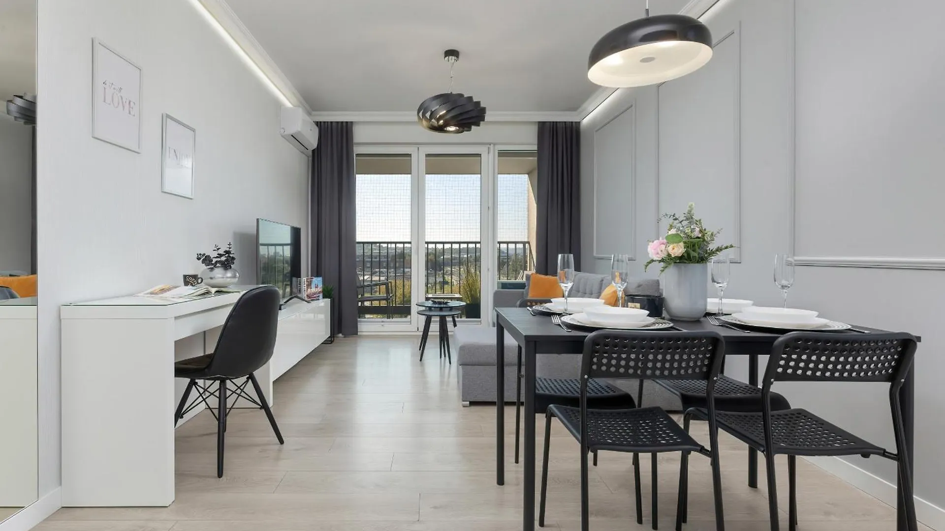 Podgorze Lipska Pet-Friendly Apartment With Balcony And Parking By Renters Prestige Krakow Poland
